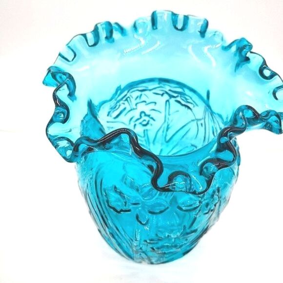 Fenton vintage teal glass daffodil vase - Picture 3 of 6